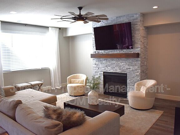 2nd image of 2225 Selwood Dr