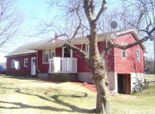 W239S244 Pewaukee Dr, Waukesha, WI 53188