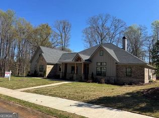 557 Club Dr, Commerce, GA 30530