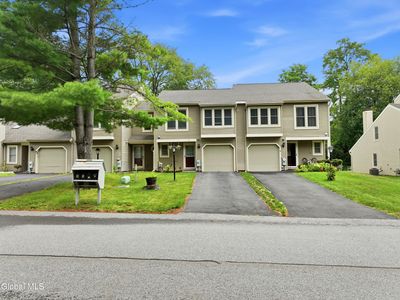 10 Flintlock Lane, Halfmoon, NY, 12065