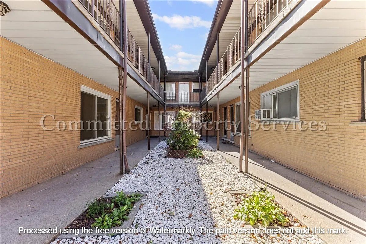 Building Photo - 16611 Greenfield Rd #1