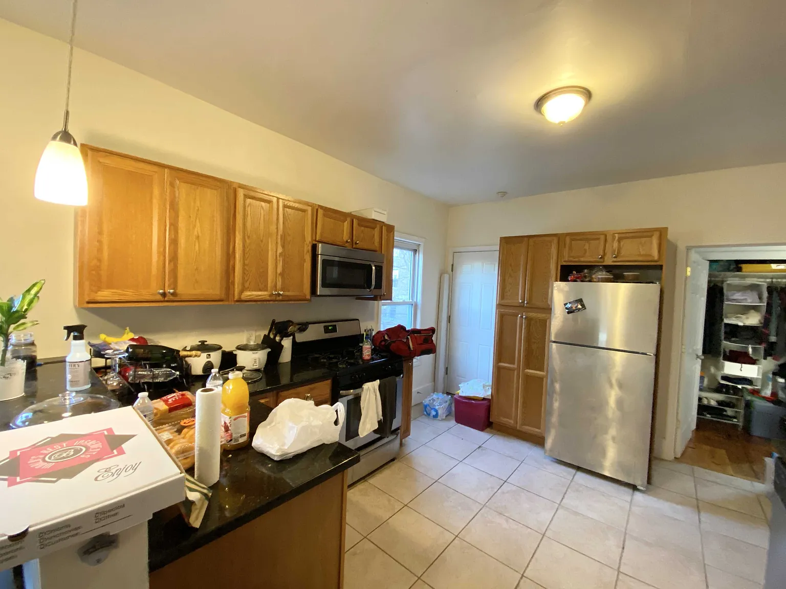 4 bed, $6,400 — Photo 2