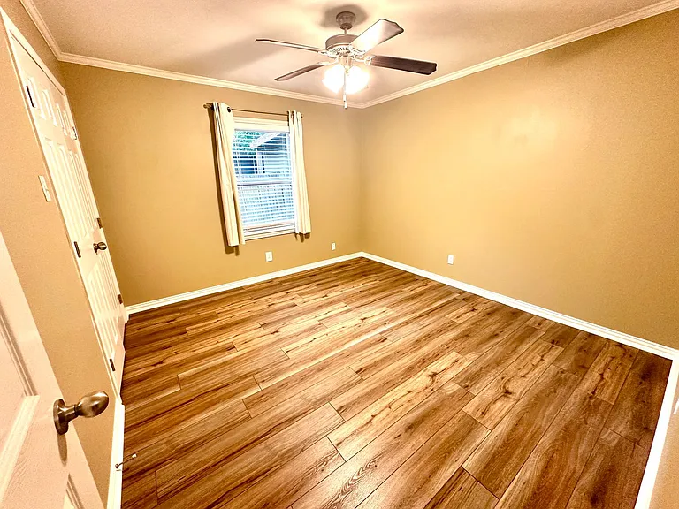 3916 Austin Ave — Photo 15