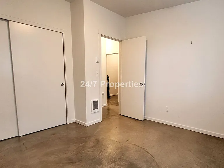 2743 SE 118th Ave — Photo 8