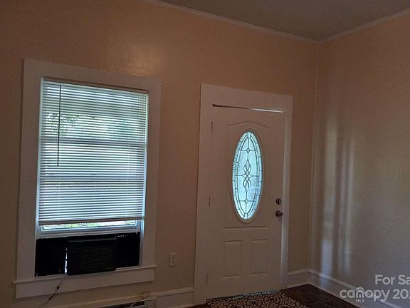 5th image of 146 Summey St