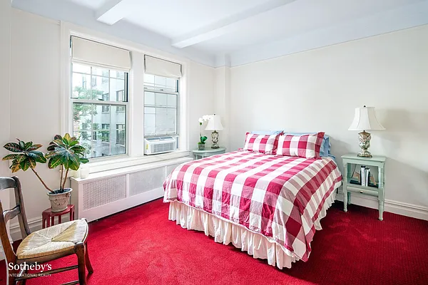 Sold by Sotheby's International Realty | media 17