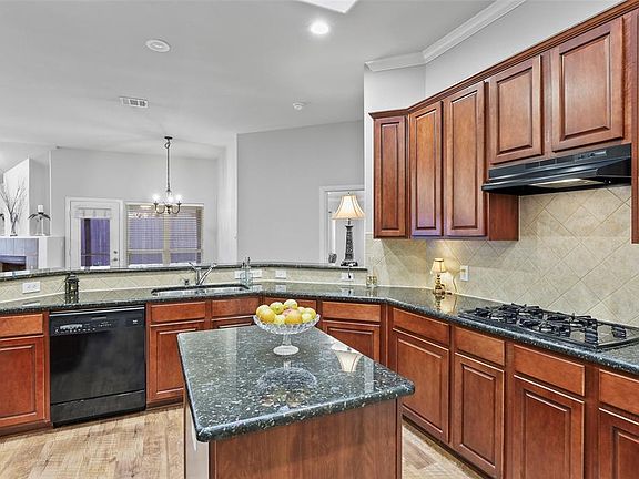 4th image of 8604 La Quinta Ln