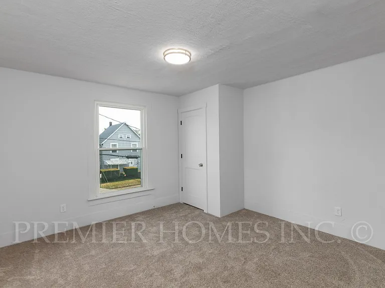 2327 6th St SW — Photo 11