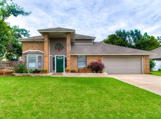 10404 Harvest Time Ln, Oklahoma City, OK 73162