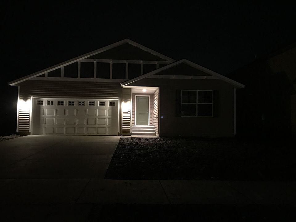 2nd image of 1498 N Chetco Dr