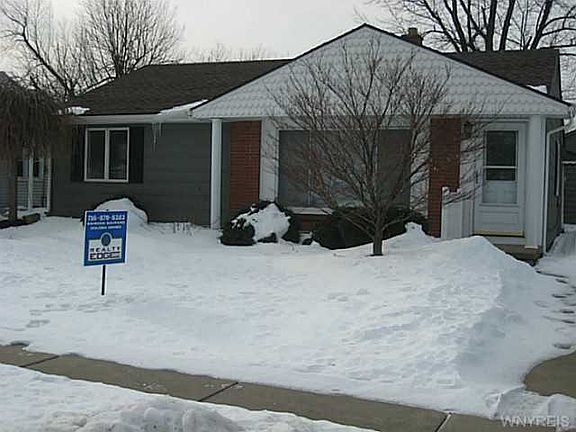 4th image of 20 Kelvin Dr