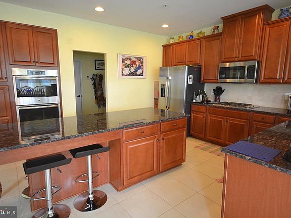 5th image of 18338 Thornhill Dr