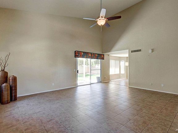 Vaulted Ceiling - Patio Door to Backyard