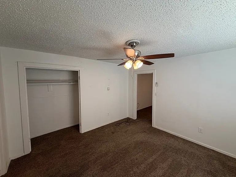 702 W Kansas Ave — Photo 8
