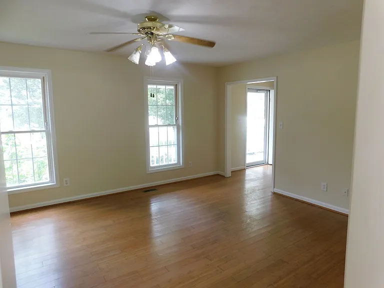 102 Meadowbrook — Photo 10
