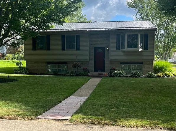3705 Hamilton Rd, Erie, PA 16510