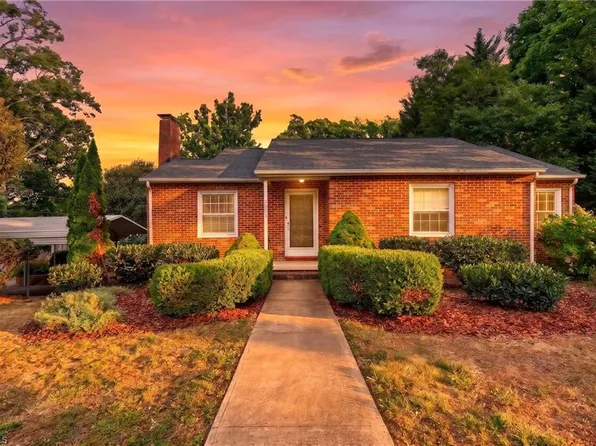 203 Ridgecrest Rd, Asheboro, NC 27203