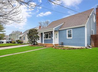 60 Crestwood Blvd, Farmingdale, NY 11735