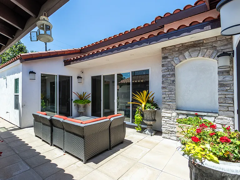 10068 Russell Ave — Photo 31