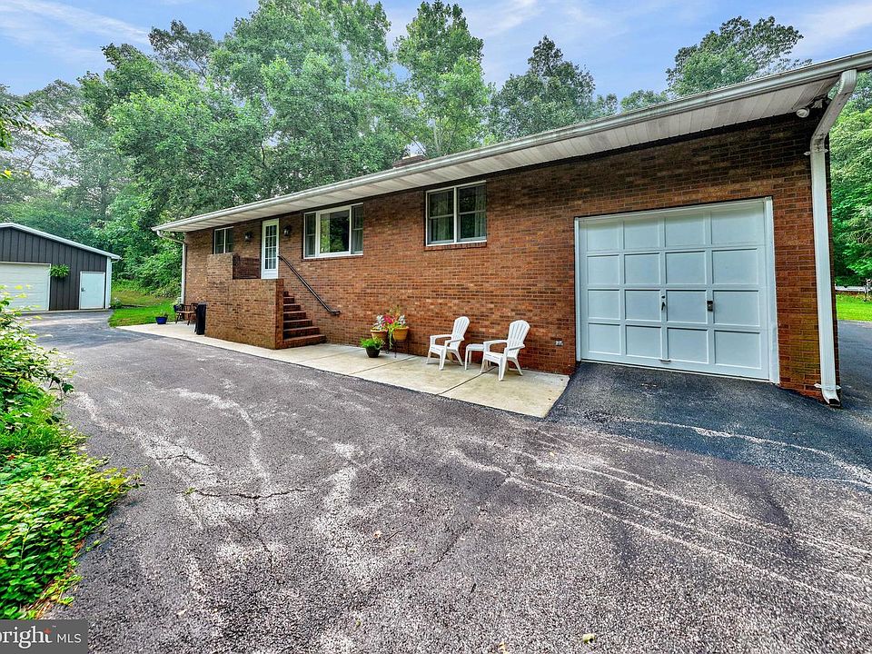 1st image of 7143 Race Rd