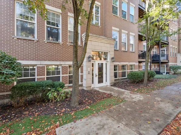 300 W Scott St #403, Chicago, IL 60610