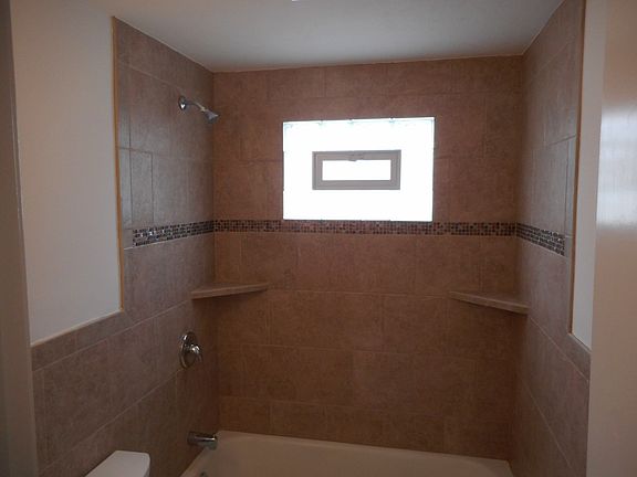 5th image of 207 Hoover Ave