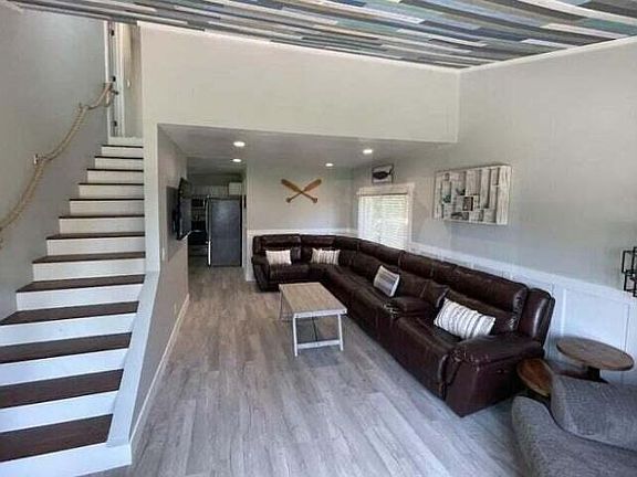 5th image of 2255 Parker Dr