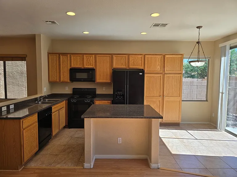 8300 Apple Spice St — Photo 18