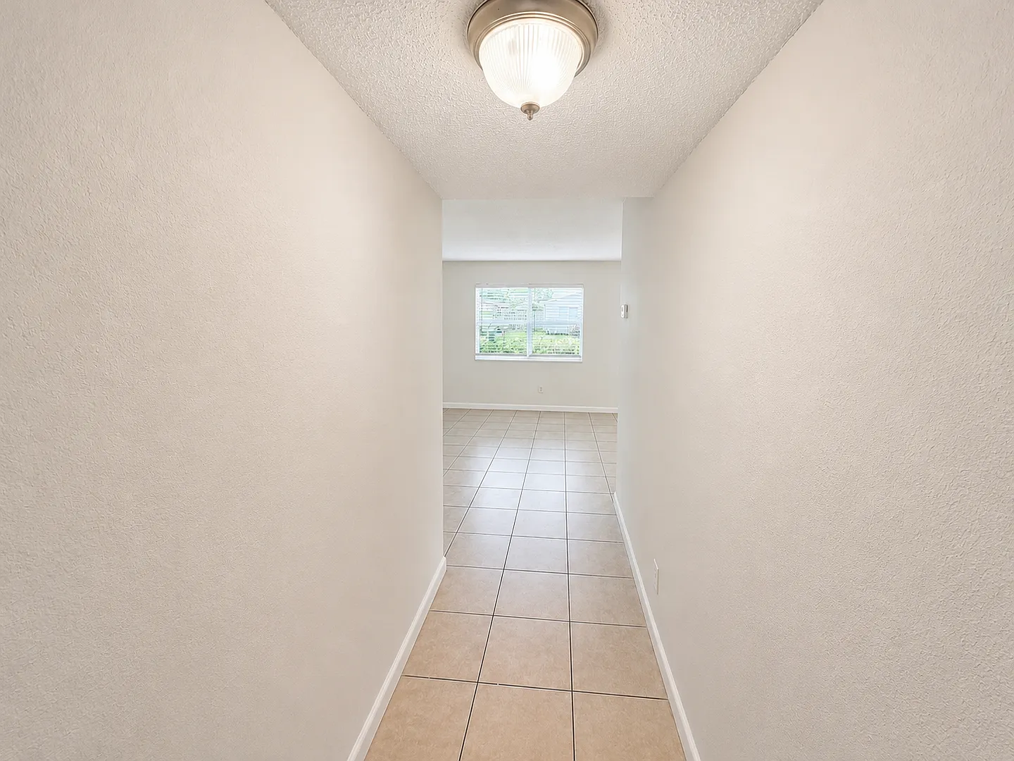 5875 SW 41 St — Photo 4