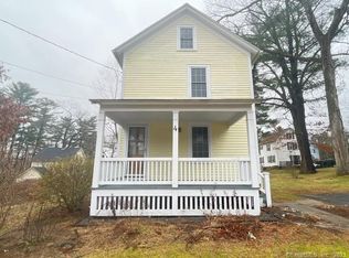 4 Woods Ln, Simsbury, CT 06070