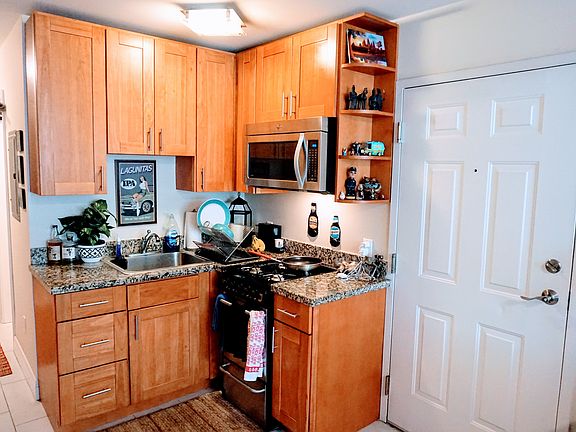 4th image of 341B Oak St