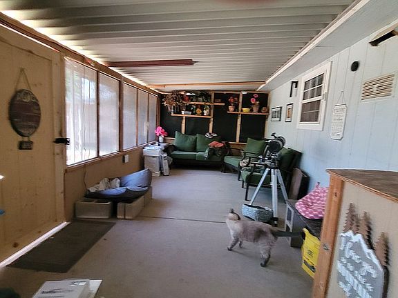 Screened back porch