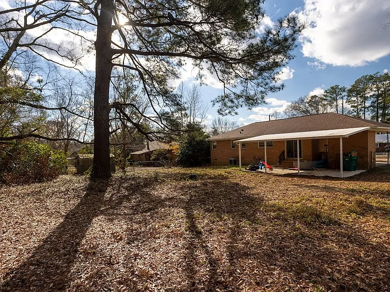 2411 Hunt Club Rd — Photo 28