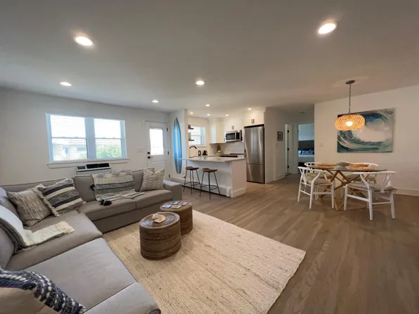 12 Wharfside Dr, Monmouth Beach, NJ 07750