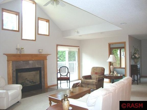 3rd image of 108 Thissen Ct