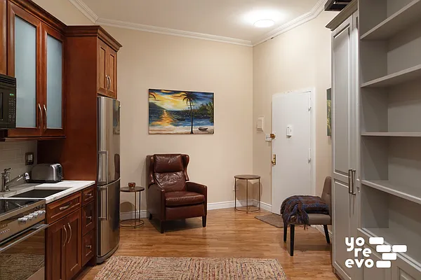 Sold by Yoreevo, LLC | media 13