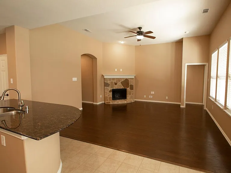417 Hackberry Dr — Photo 35