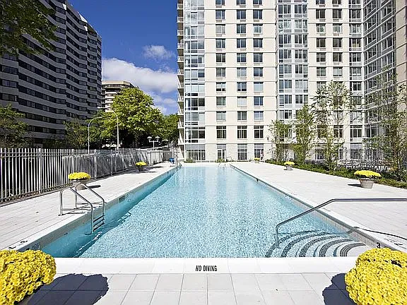 1 bed, 1.0 bath, $2,810 — Photo 4