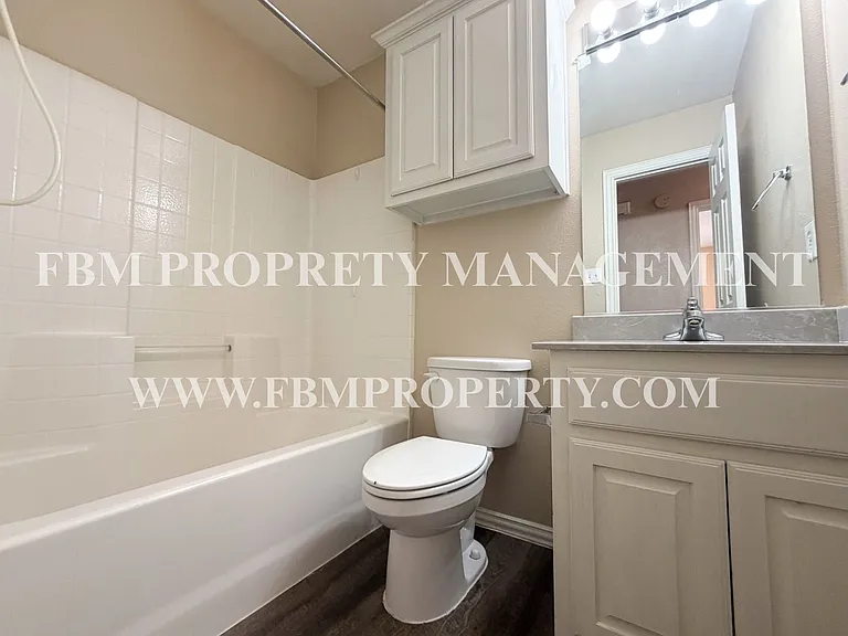 19 Country Club Place - 3 Bedroom, 2 Bathroom Home in Waxahachie, TX! — Photo 11