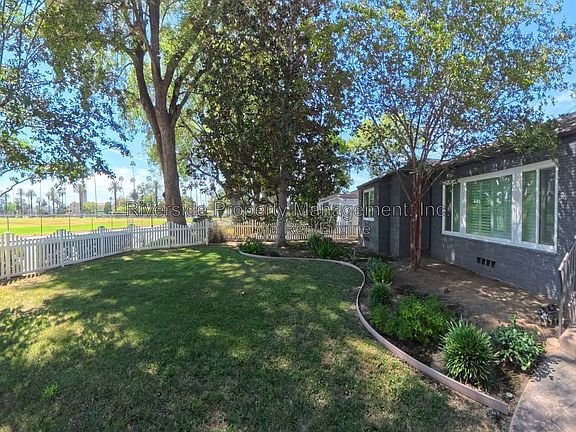 5th image of 4025 Terracina Dr