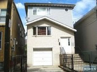 19 Patterson St, Harrison, NJ 07029