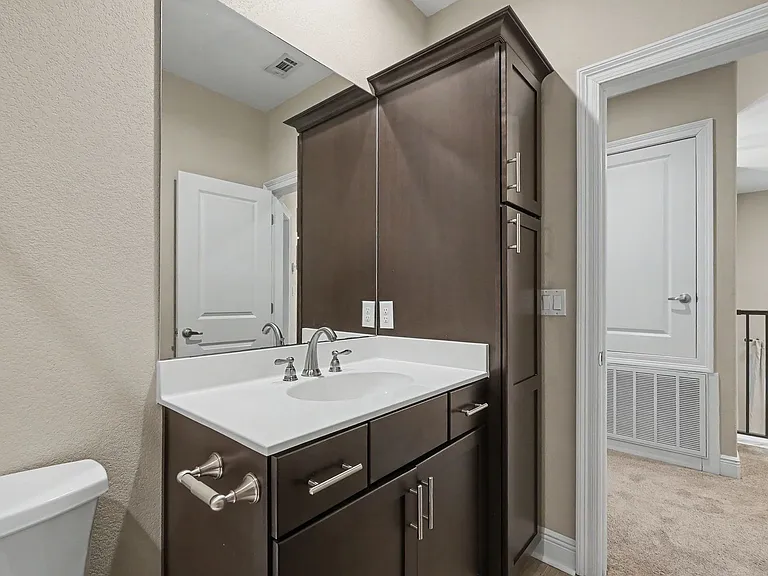 490 Soundview Ct — Photo 36