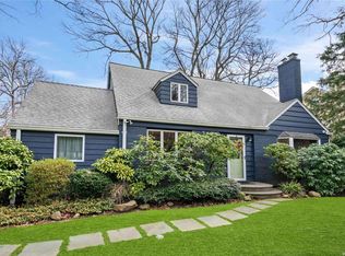 57 Cold Spring Hills Rd, Huntington, NY 11743