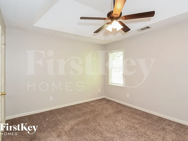 38 Michael Ct — Photo 8