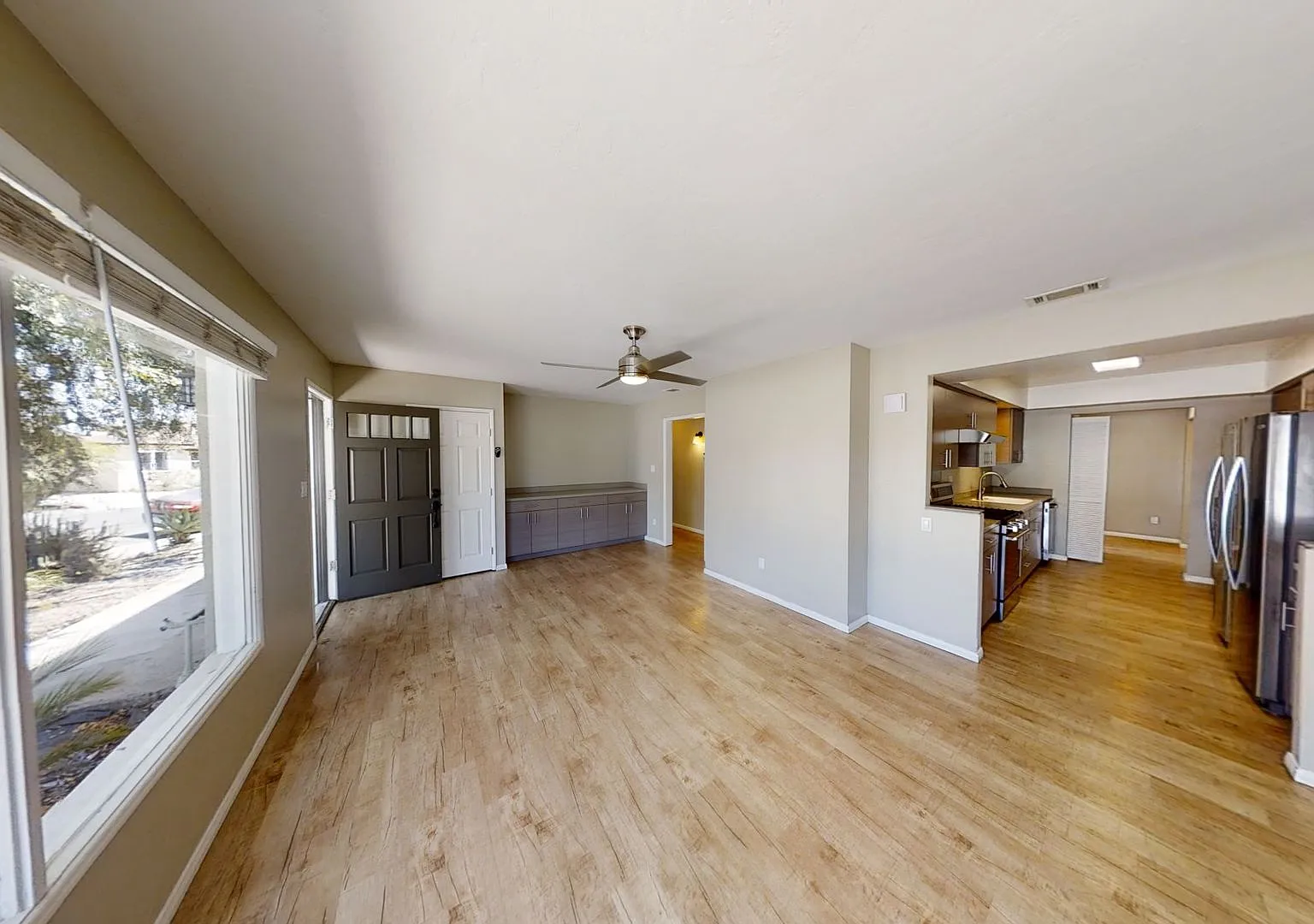 8BD/3BA, Corner of Ewing and Rincon — Photo 3