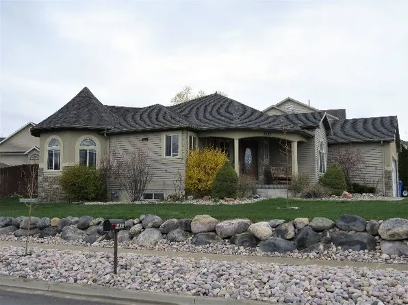 1432 Satterfield Dr, Pocatello, ID 83201