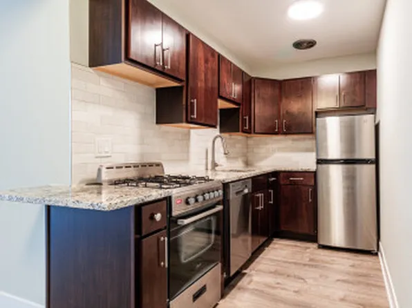 503 W Barry Ave #104, Chicago, IL 60657