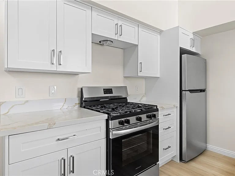 1818 S Norton Ave #409 — Photo 8