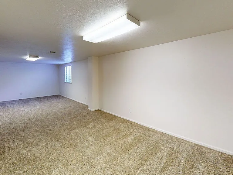 Lynbrook Apartments and Townhomes — Photo 103
