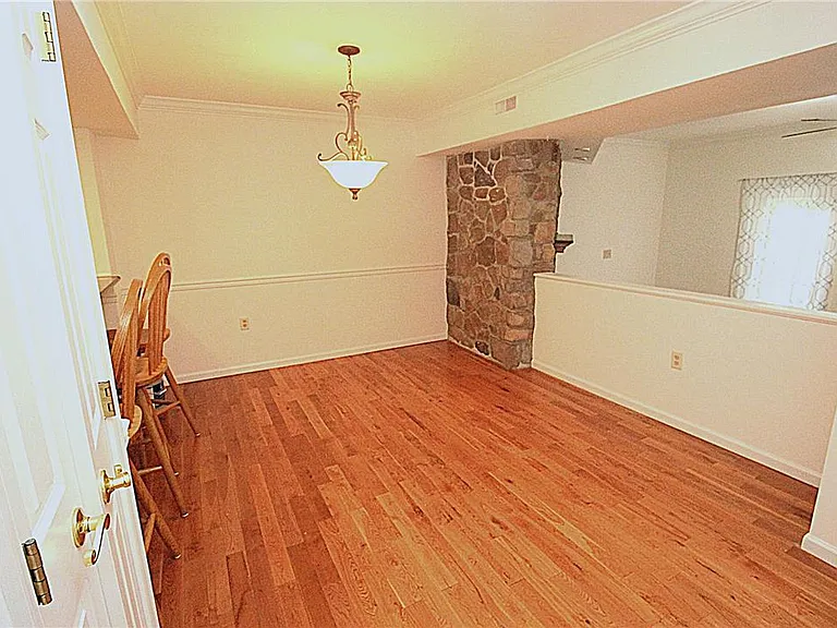 106 Founders Ct — Photo 9